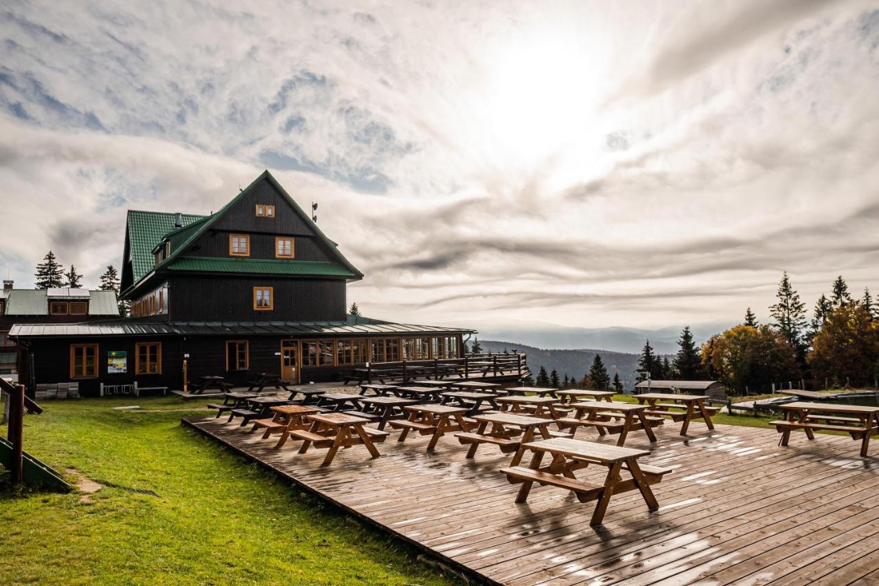 Horsky Hotel Paprsek Staré Město Esterno foto