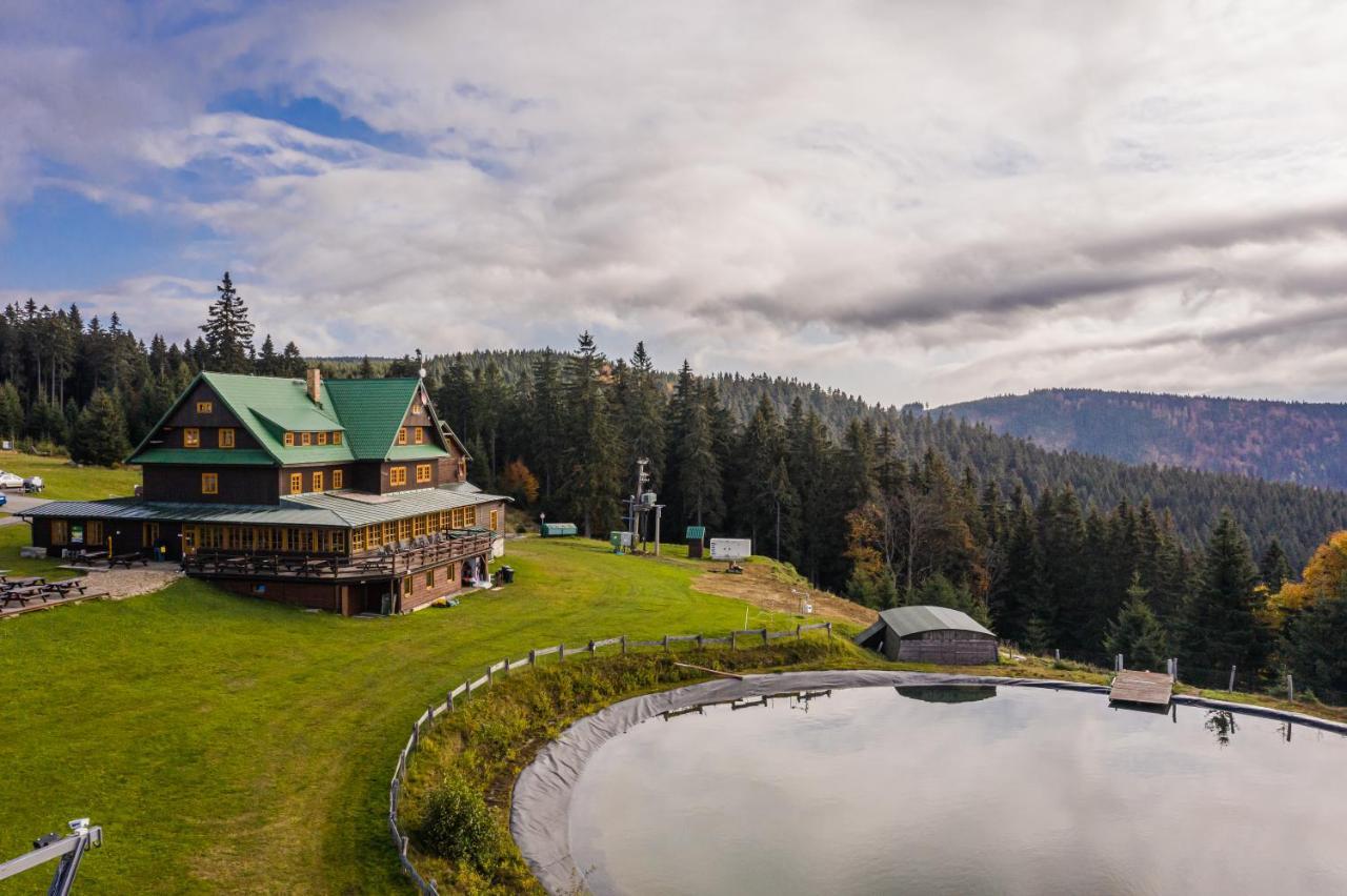 Horsky Hotel Paprsek Staré Město Esterno foto