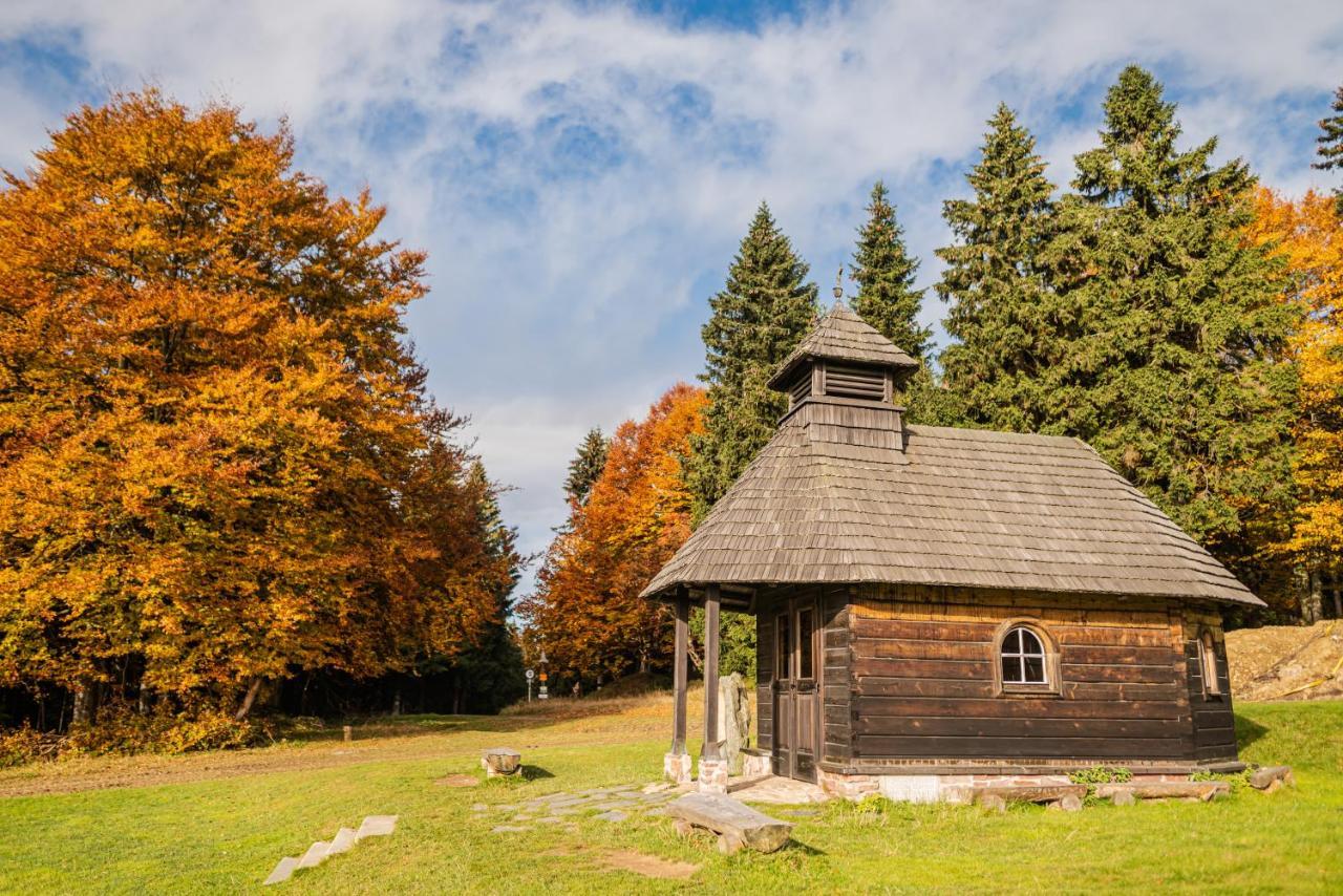Horsky Hotel Paprsek Staré Město Esterno foto