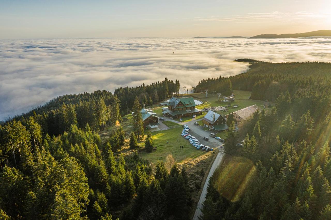 Horsky Hotel Paprsek Staré Město Esterno foto