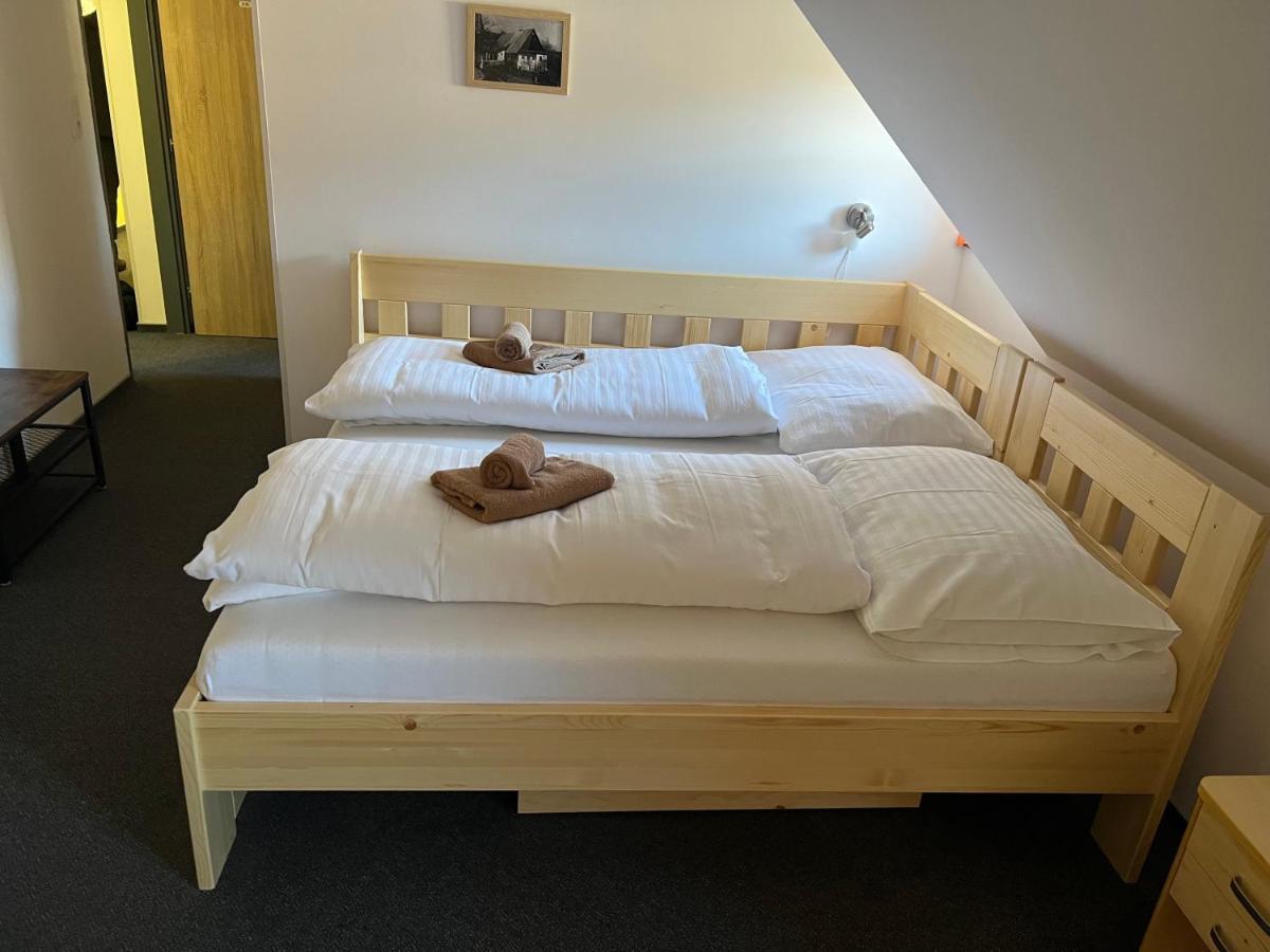 Horsky Hotel Paprsek Staré Město Esterno foto