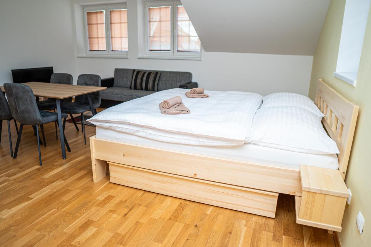 Horsky Hotel Paprsek Staré Město Esterno foto