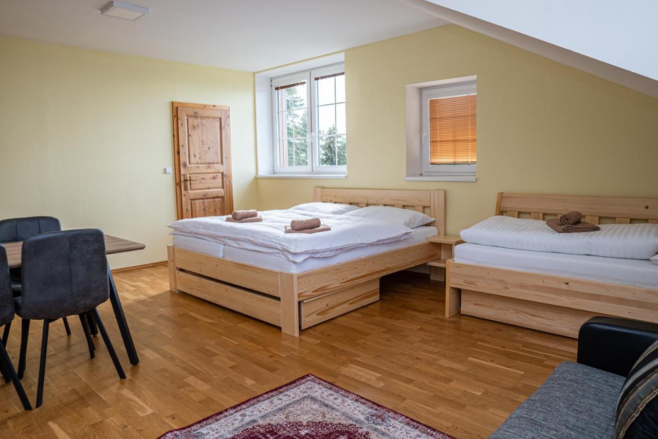 Horsky Hotel Paprsek Staré Město Esterno foto