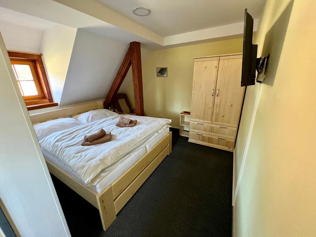 Horsky Hotel Paprsek Staré Město Esterno foto