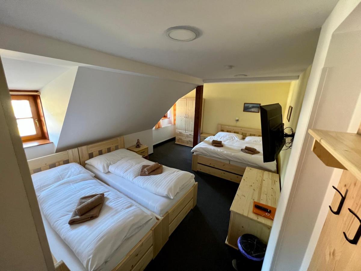 Horsky Hotel Paprsek Staré Město Esterno foto