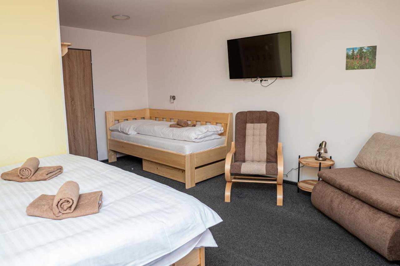 Horsky Hotel Paprsek Staré Město Esterno foto