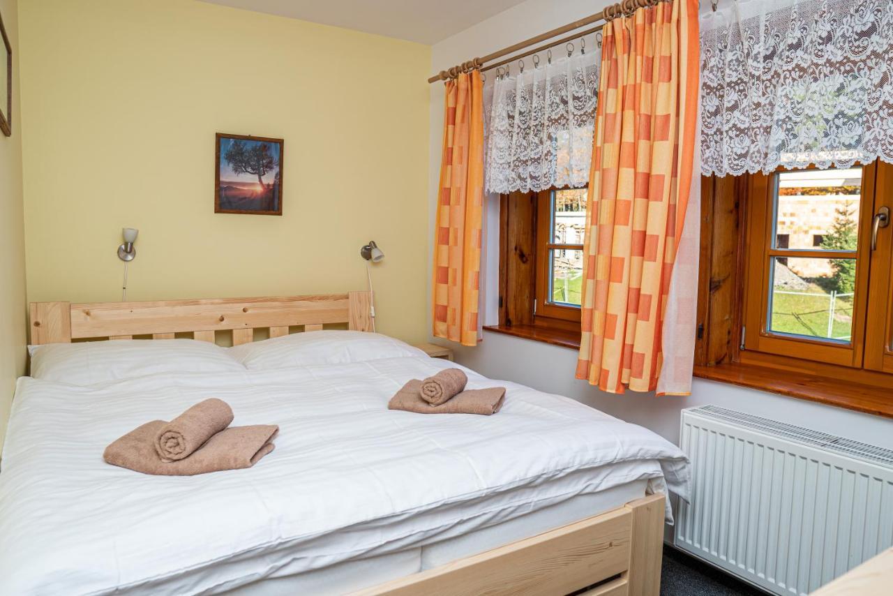 Horsky Hotel Paprsek Staré Město Esterno foto