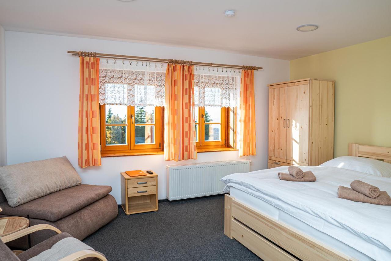 Horsky Hotel Paprsek Staré Město Esterno foto