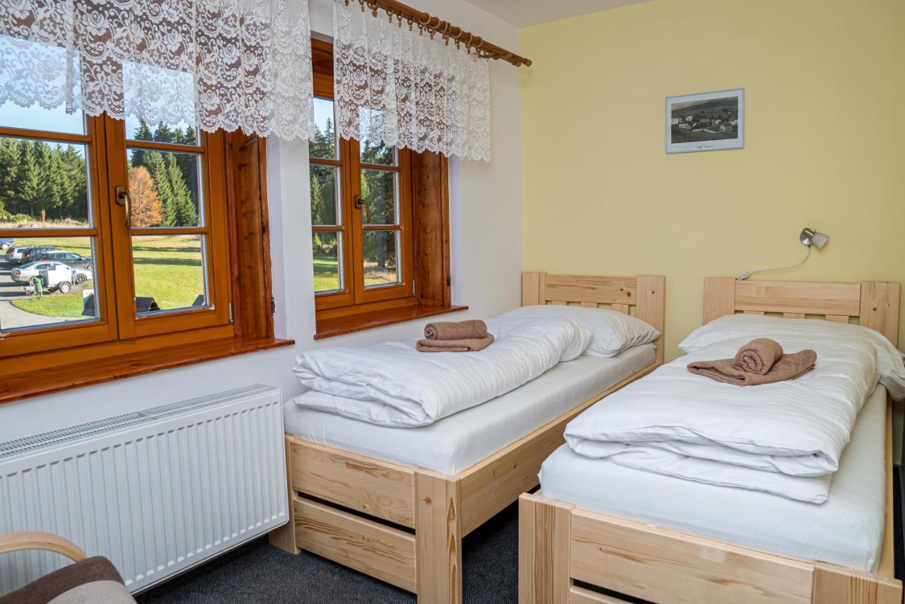 Horsky Hotel Paprsek Staré Město Esterno foto