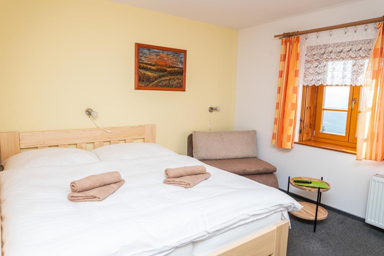 Horsky Hotel Paprsek Staré Město Esterno foto