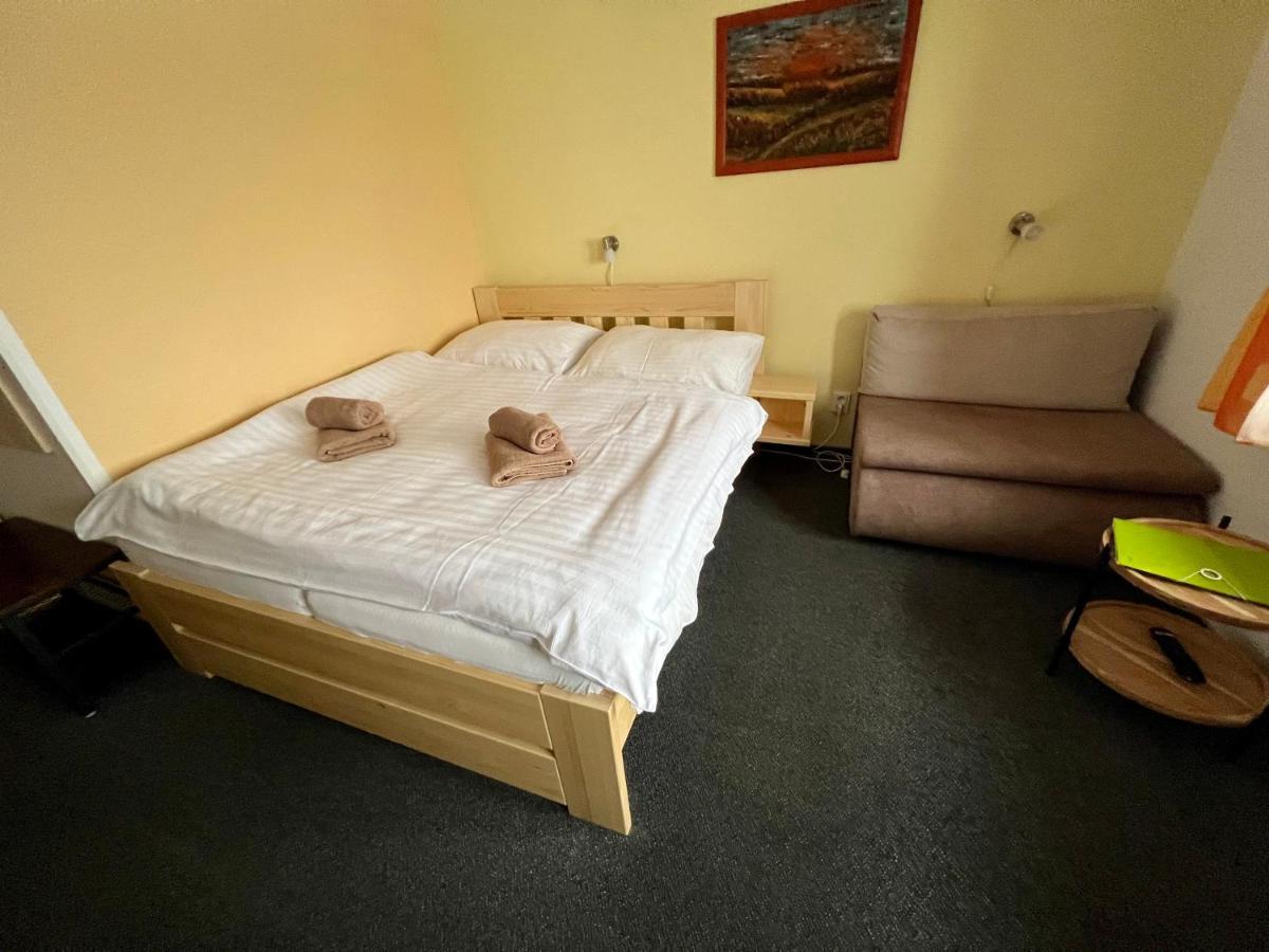 Horsky Hotel Paprsek Staré Město Esterno foto