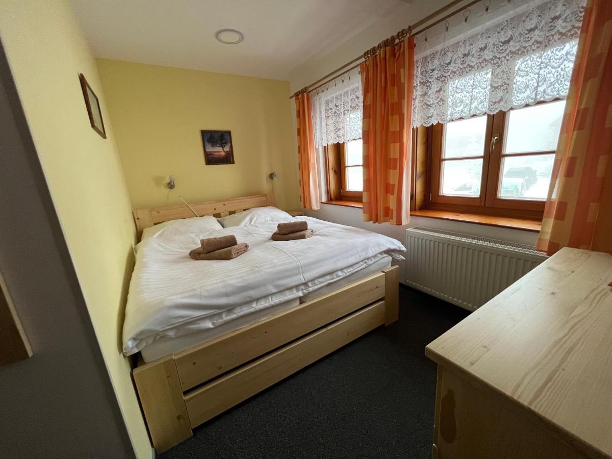 Horsky Hotel Paprsek Staré Město Esterno foto