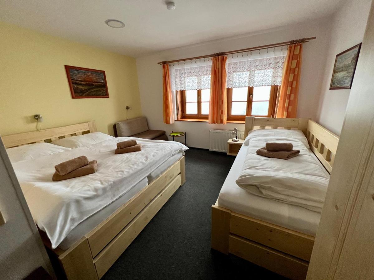 Horsky Hotel Paprsek Staré Město Esterno foto